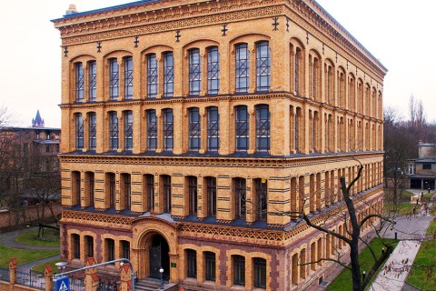 Universitäts- und Landesbibliothek Sachsen-Anhalt, Hauptgebäude